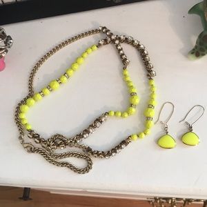 Necklace and earrings set.